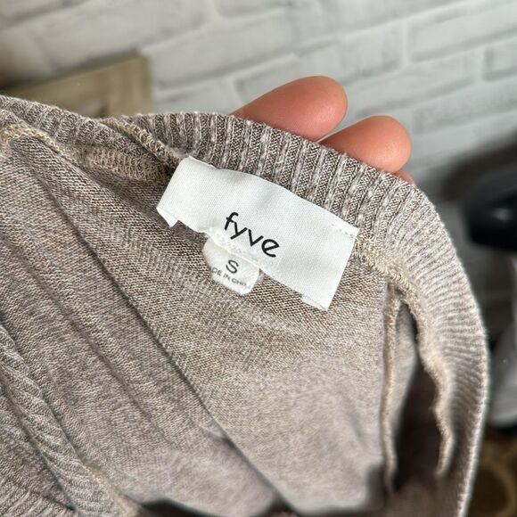 fyve Light Brown Cozy Knit Sweater Size Small - Picture 5 of 5